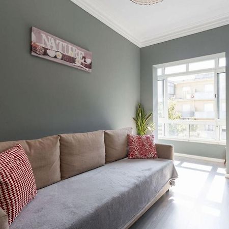 Be Local - Apartment With 2 Bedrooms In Moscavide - 리스본 외부 사진