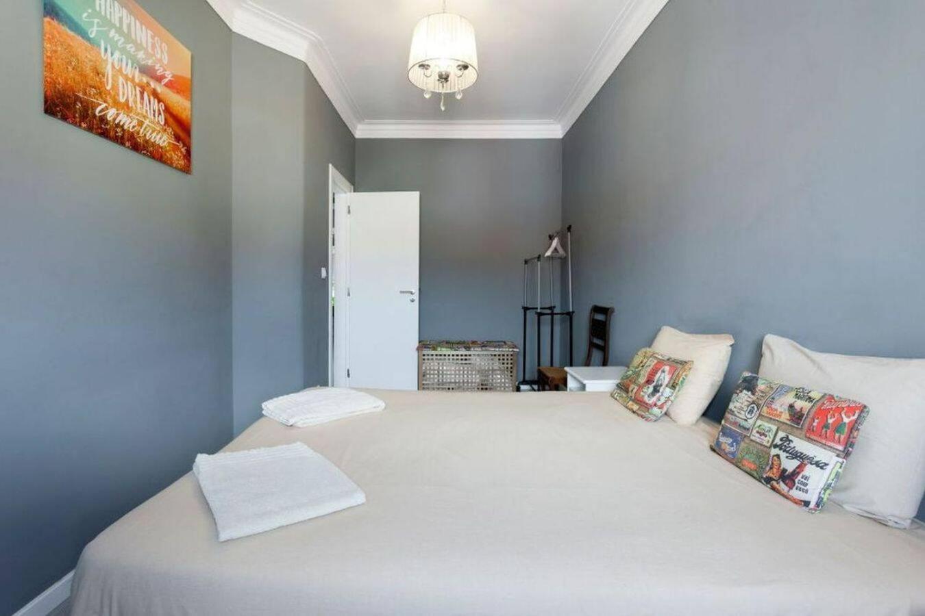 Be Local - Apartment With 2 Bedrooms In Moscavide - 리스본 외부 사진
