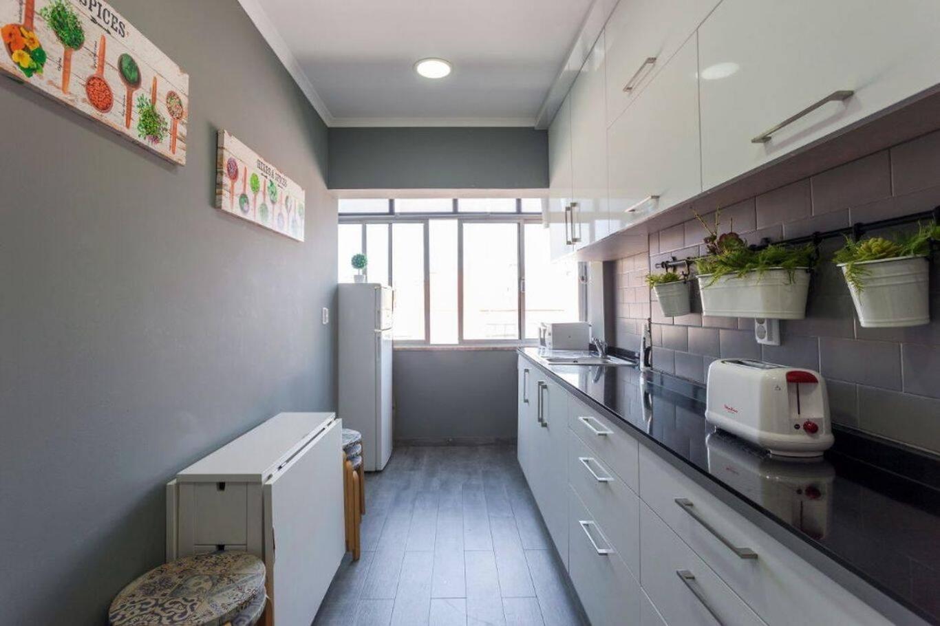 Be Local - Apartment With 2 Bedrooms In Moscavide - 리스본 외부 사진